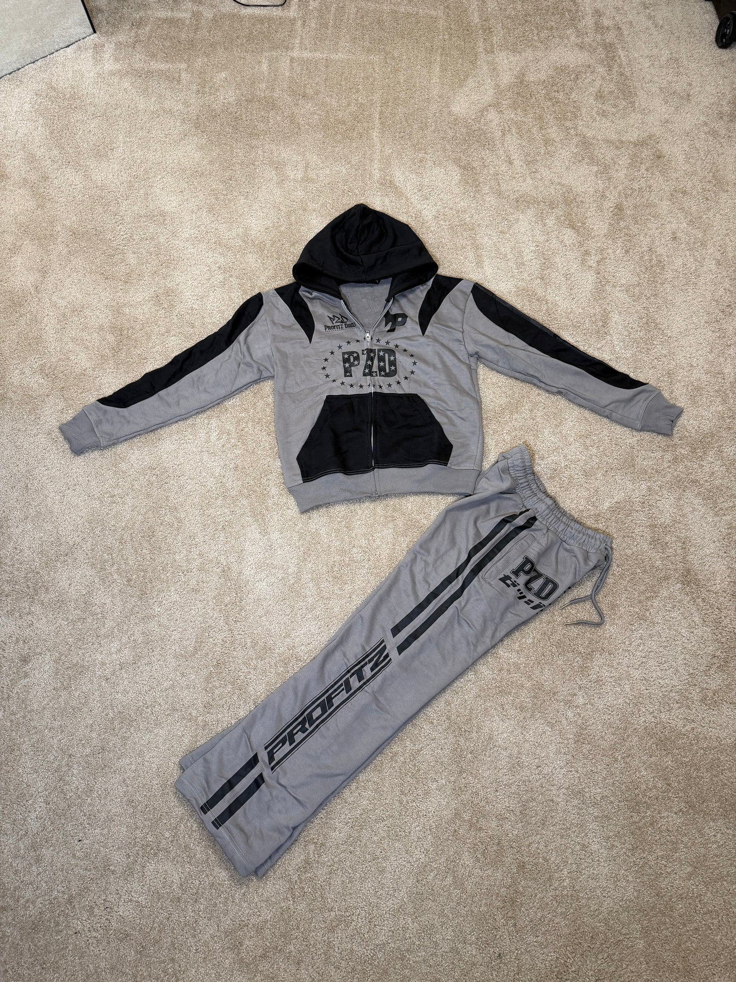 Gray and black profitz set