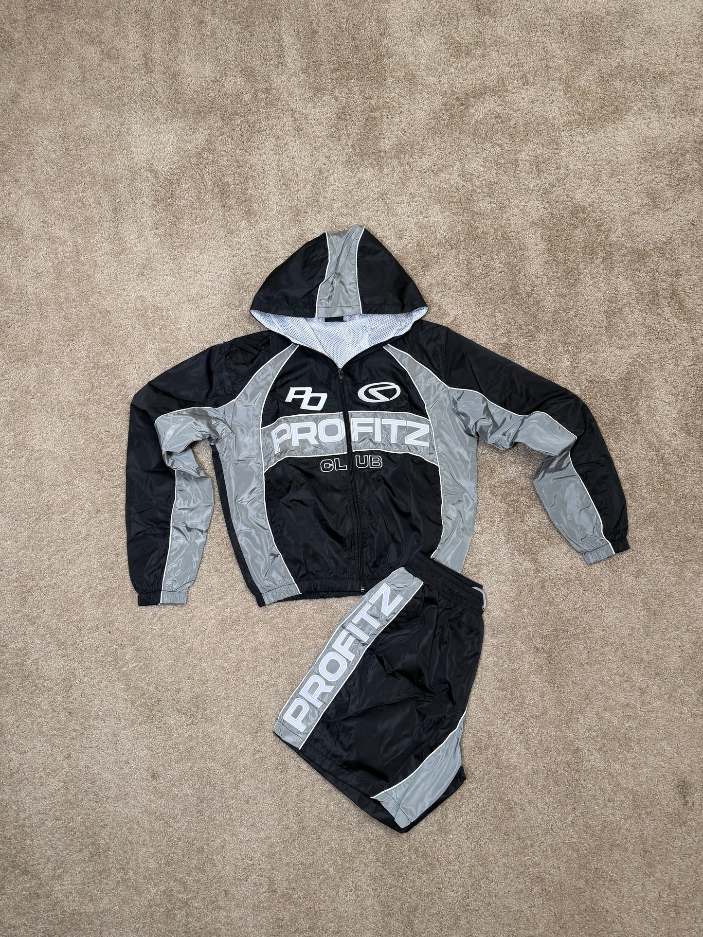 Black and gray profitz set